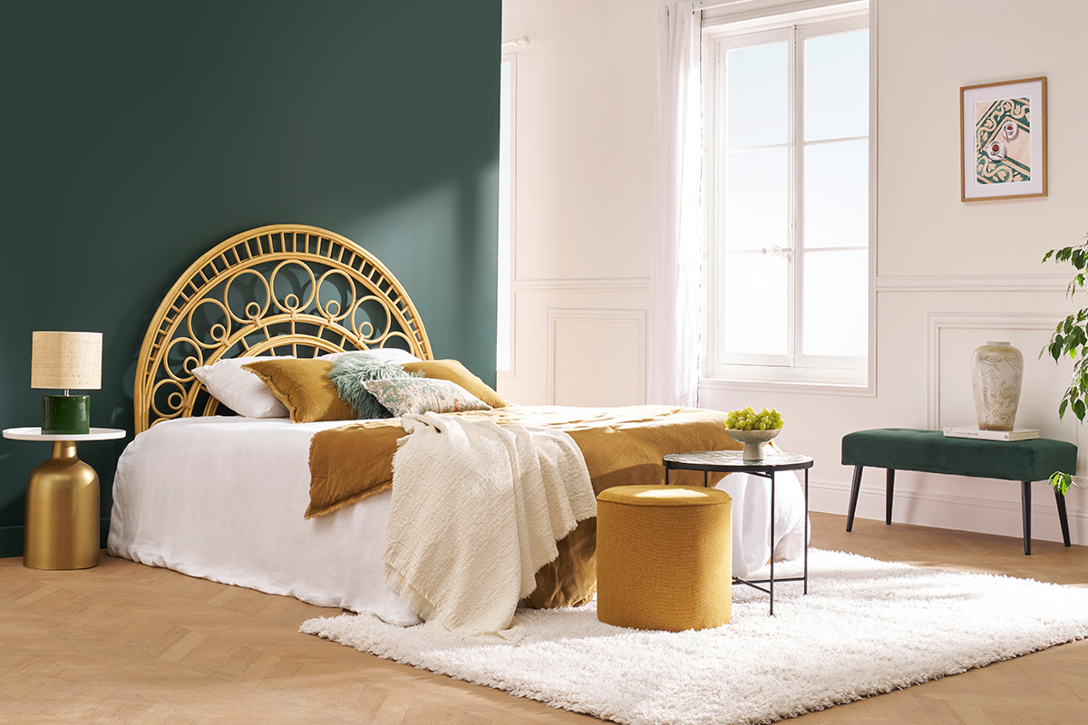 Banc design capitonn en tissu velours vert fonc et mtal noir L96 cm GUESTA