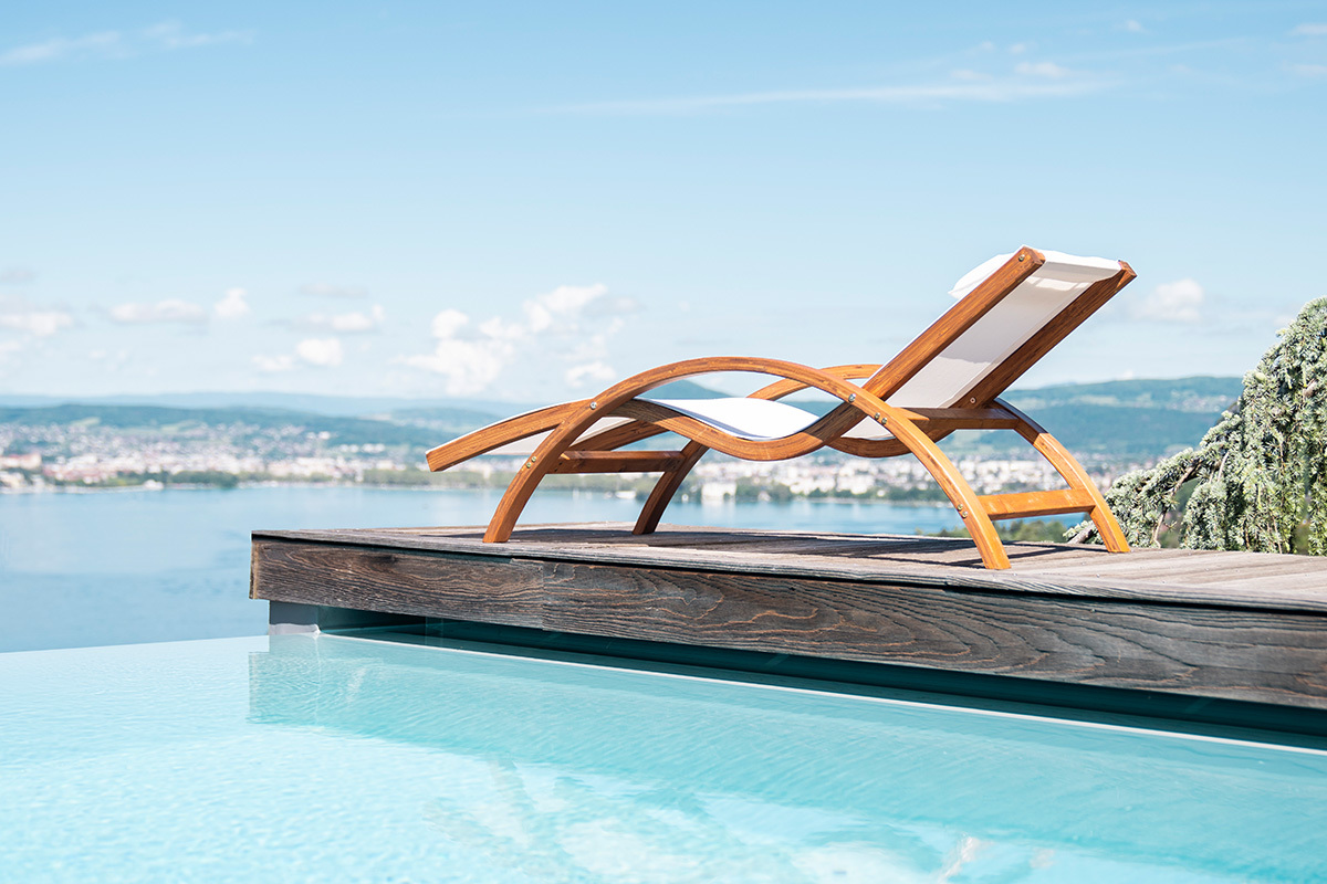 Chaise longue bain de soleil blanc cass et bois massif BIARRITZ