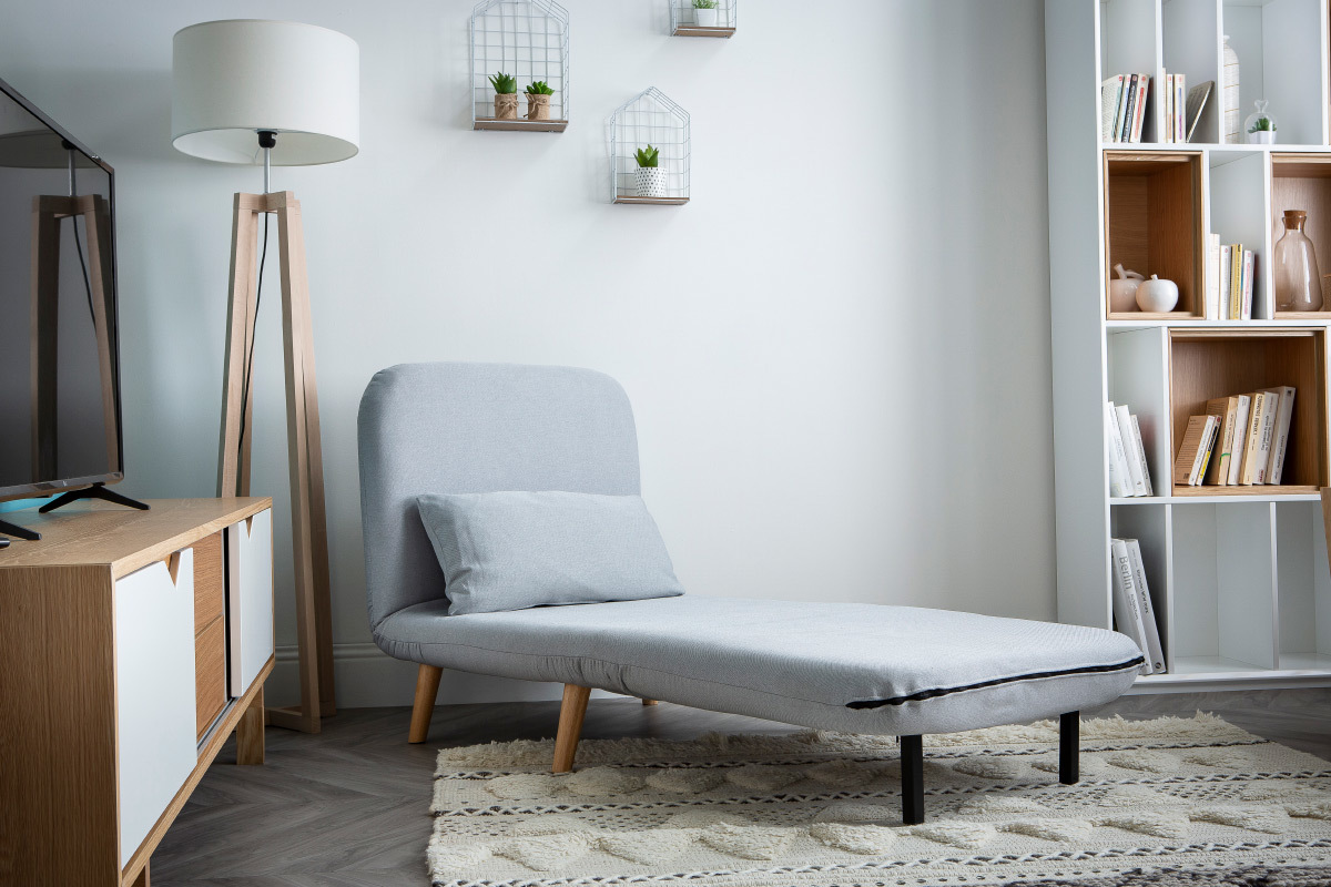 Fauteuil convertible scandinave en tissu gris fonc et bois noir AMIKO