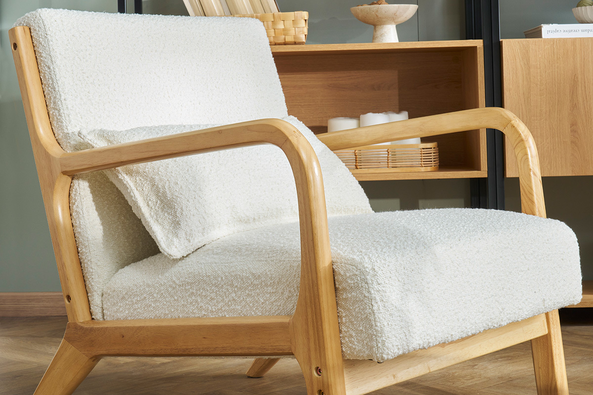 Fauteuil scandinave en tissu effet laine boucle blanc et bois clair massif DERRY