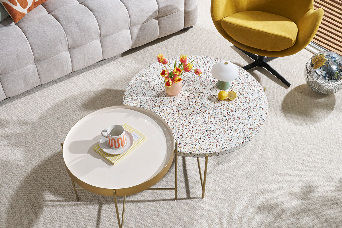 Table basse ronde design en terrazzo et mtal dor D81 cm MEZZO